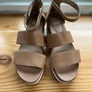 Eileen Fisher Keno Playrom Sandal size 8.5